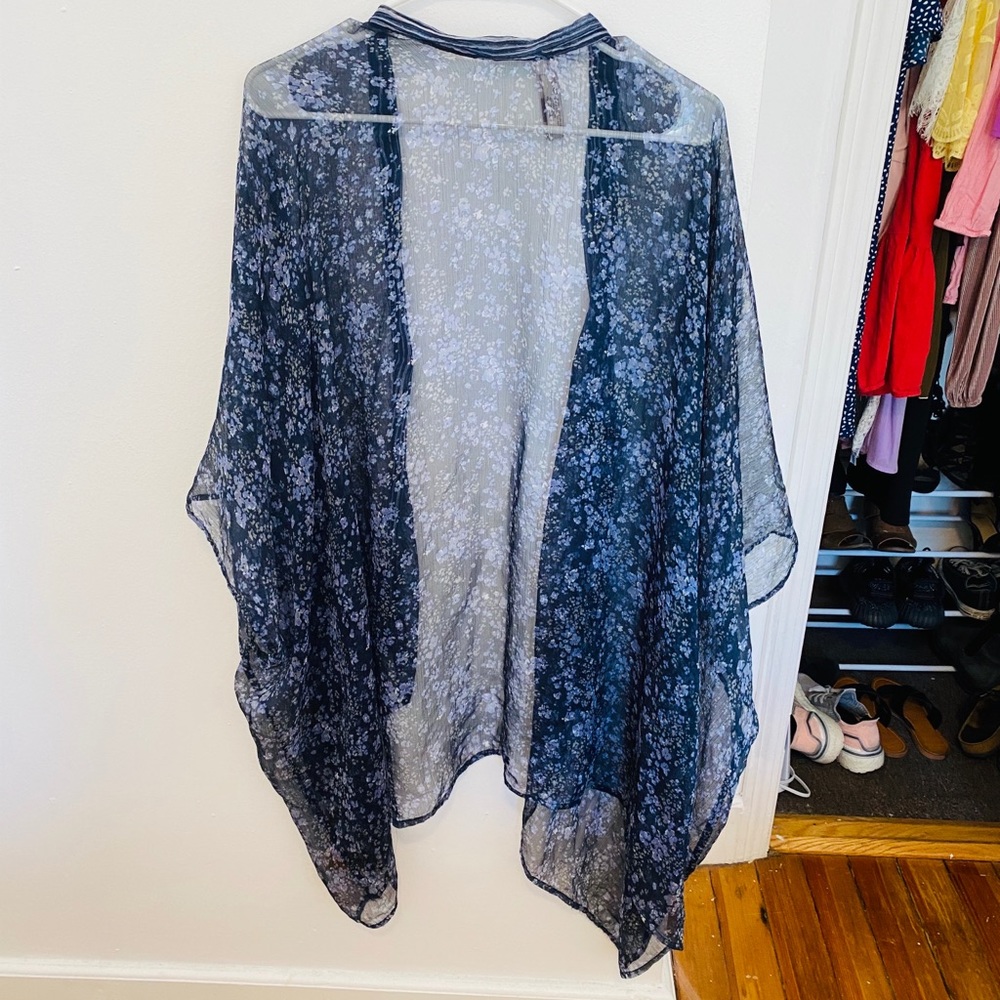 Kimono - Picture 2 of 2
